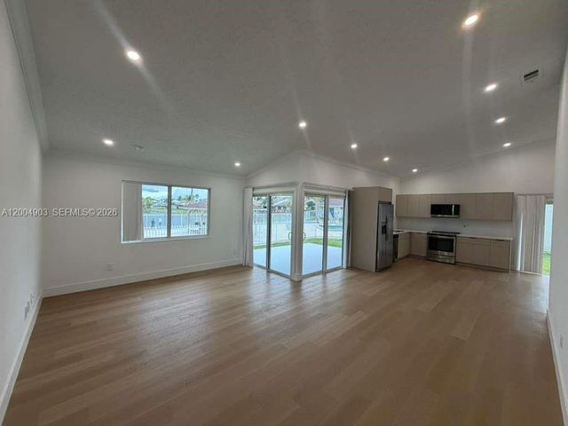 9928 SW 218th Ter, Cutler Bay, FL 33190