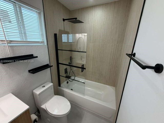 9928 SW 218th Ter, Cutler Bay, FL 33190