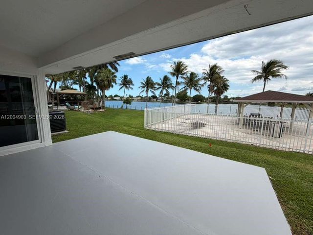 9928 SW 218th Ter, Cutler Bay, FL 33190