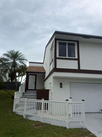 9928 SW 218th Ter, Cutler Bay, FL 33190