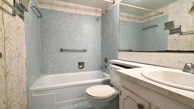 348 NORTHAMPTON Q, West Palm Beach, FL 33417