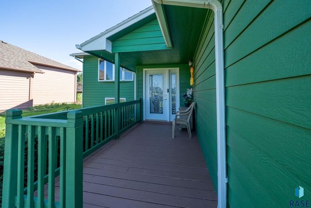 4721 E 3rd St Street, Sioux Falls, SD 57110