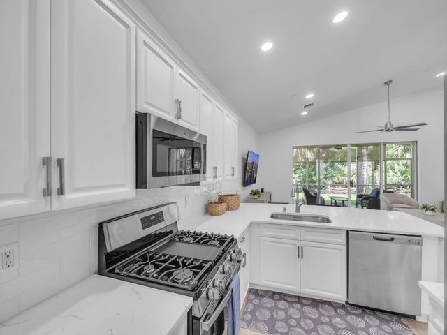 312 NW Alana Avenue, Port St Lucie, FL 34986