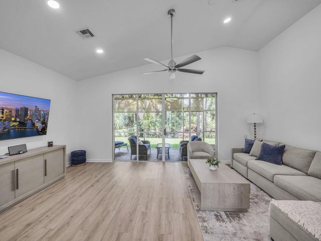 312 NW Alana Avenue, Port St Lucie, FL 34986