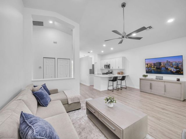 312 NW Alana Avenue, Port St Lucie, FL 34986