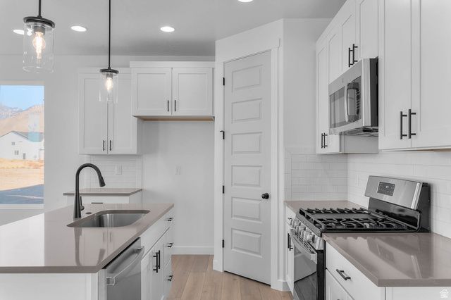 5056 W GREEN ASH LN, Highland, UT 84003