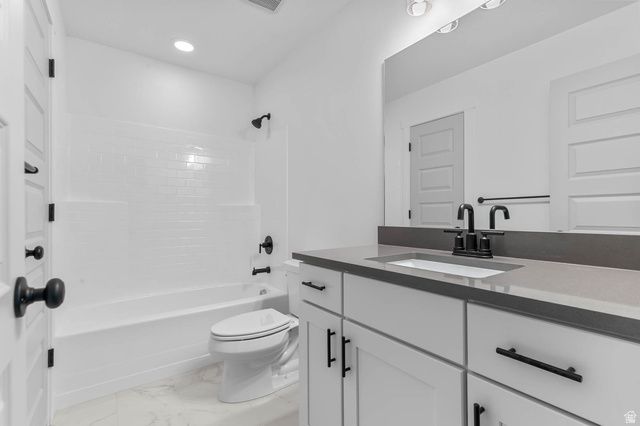 5056 W GREEN ASH LN, Highland, UT 84003