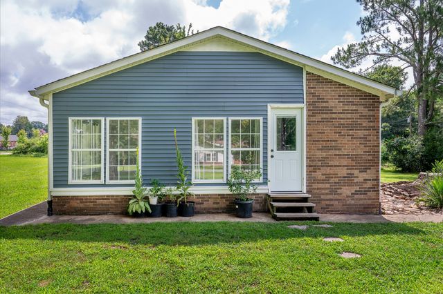 19 Ostewig Dr, Tennessee Ridge, TN 37178