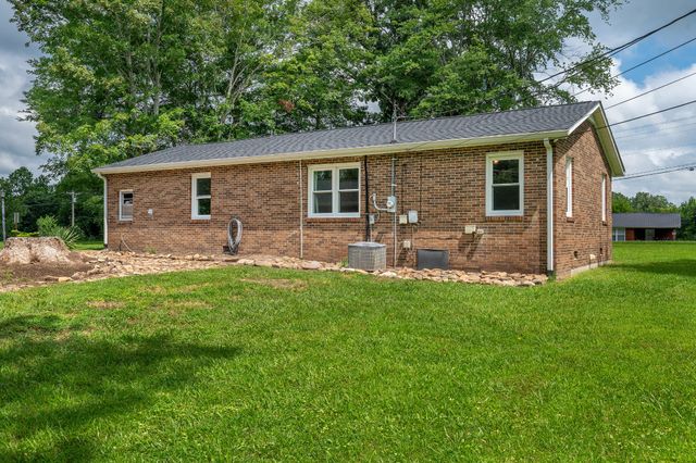 19 Ostewig Dr, Tennessee Ridge, TN 37178