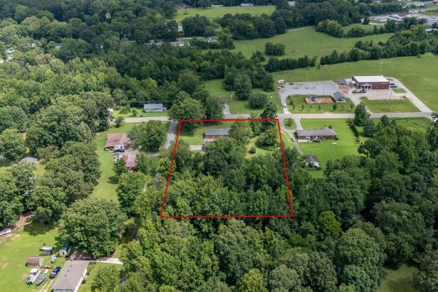 19 Ostewig Dr, Tennessee Ridge, TN 37178