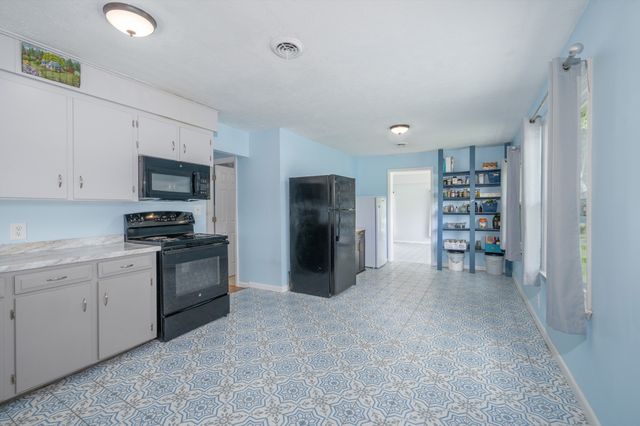 19 Ostewig Dr, Tennessee Ridge, TN 37178