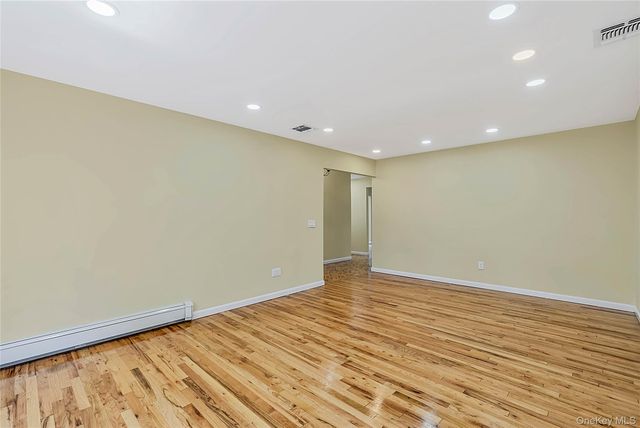 15 Dix Circle, Dix Hills, NY 11746