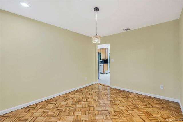 15 Dix Circle, Dix Hills, NY 11746
