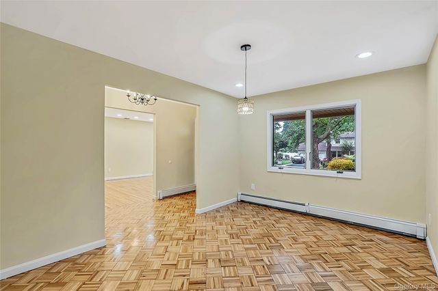 15 Dix Circle, Dix Hills, NY 11746