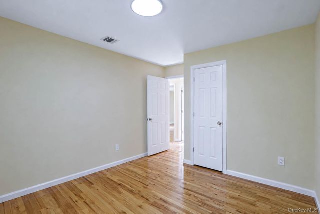 15 Dix Circle, Dix Hills, NY 11746