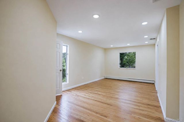 15 Dix Circle, Dix Hills, NY 11746