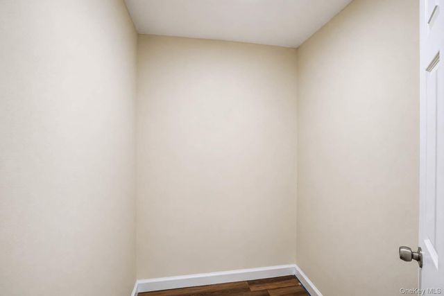 15 Dix Circle, Dix Hills, NY 11746
