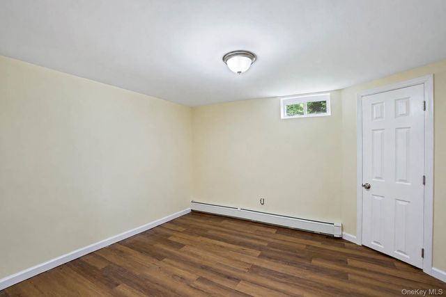 15 Dix Circle, Dix Hills, NY 11746