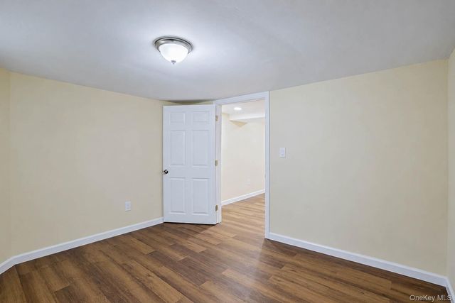 15 Dix Circle, Dix Hills, NY 11746