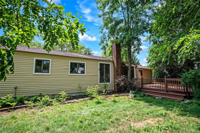 15 Dix Circle, Dix Hills, NY 11746