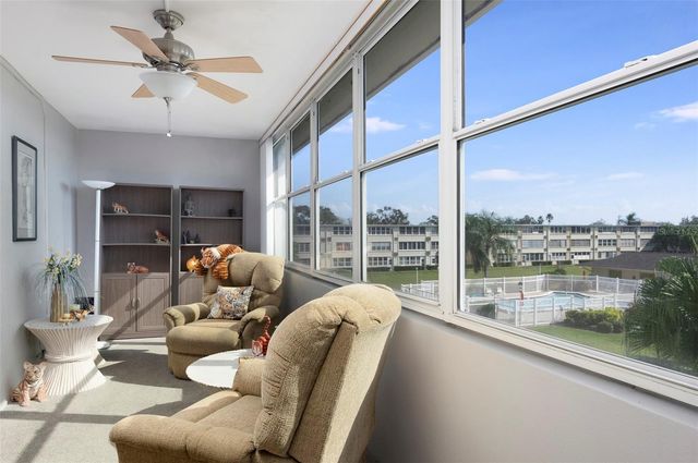 8101 11TH STREET N 319, St Petersburg, FL 33702