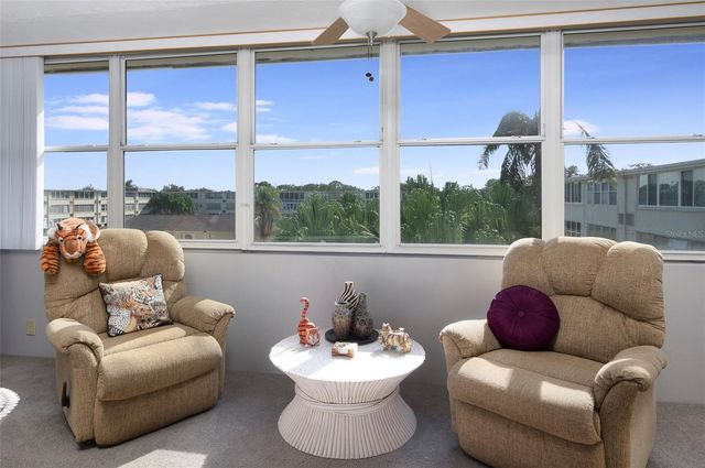 8101 11TH STREET N 319, St Petersburg, FL 33702