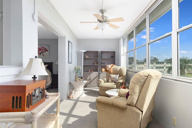 8101 11TH STREET N 319, St Petersburg, FL 33702