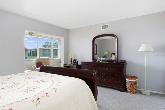 8101 11TH STREET N 319, St Petersburg, FL 33702