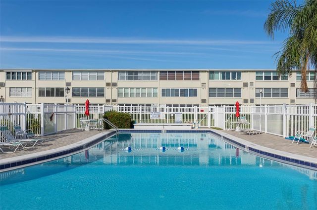 8101 11TH STREET N 319, St Petersburg, FL 33702