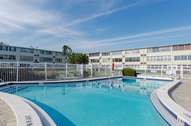 8101 11TH STREET N 319, St Petersburg, FL 33702