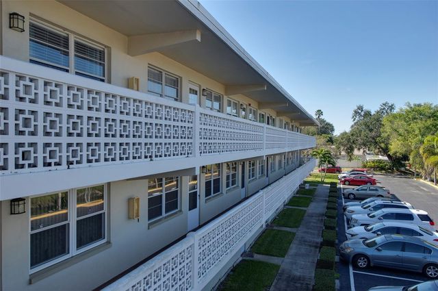 8101 11TH STREET N 319, St Petersburg, FL 33702