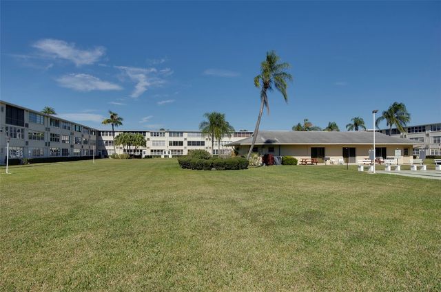 8101 11TH STREET N 319, St Petersburg, FL 33702