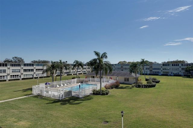 8101 11TH STREET N 319, St Petersburg, FL 33702