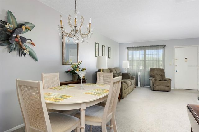 8101 11TH STREET N 319, St Petersburg, FL 33702