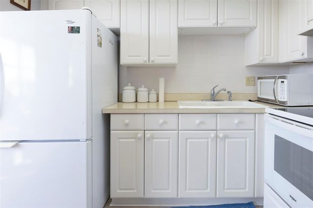 8101 11TH STREET N 319, St Petersburg, FL 33702