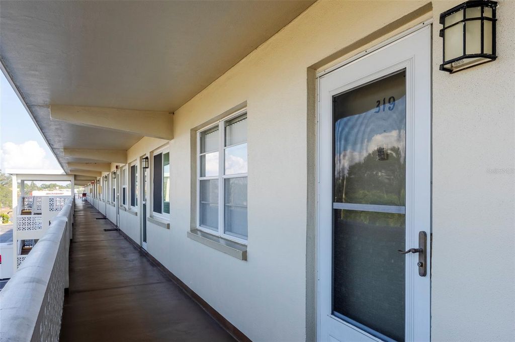 8101 11TH STREET N 319, St Petersburg, FL 33702