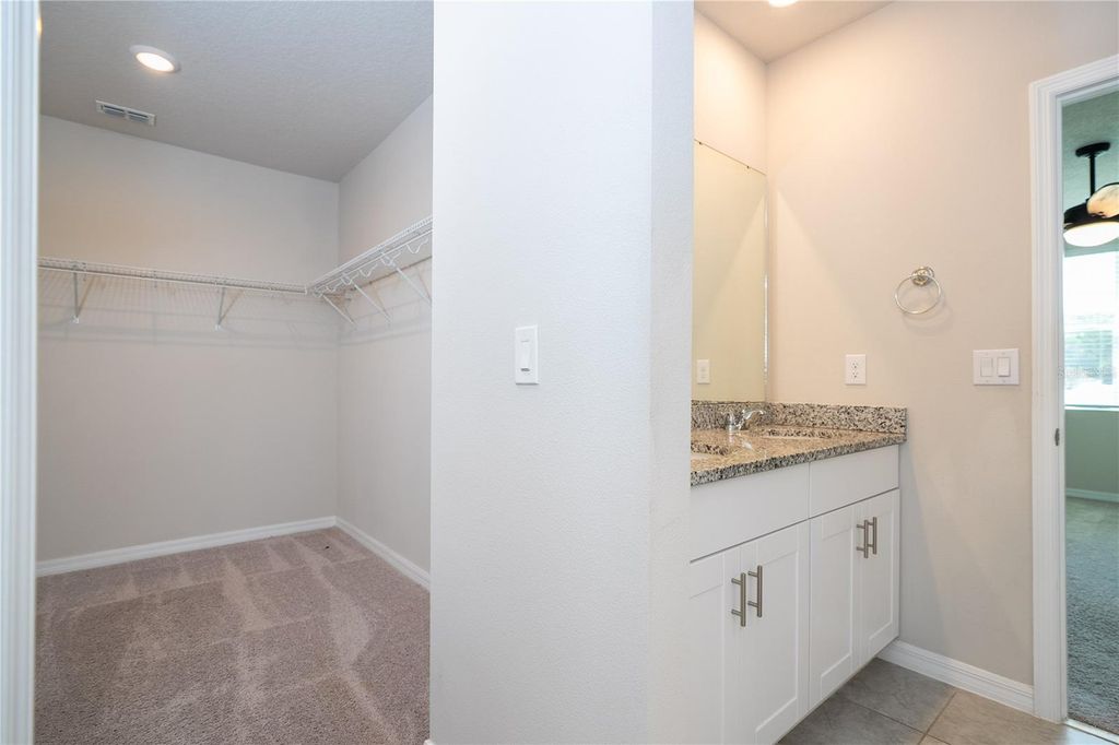 Image 12 of property listing at 632 VISTA VILLAGES BOULEVARD, Davenport, FL 33896