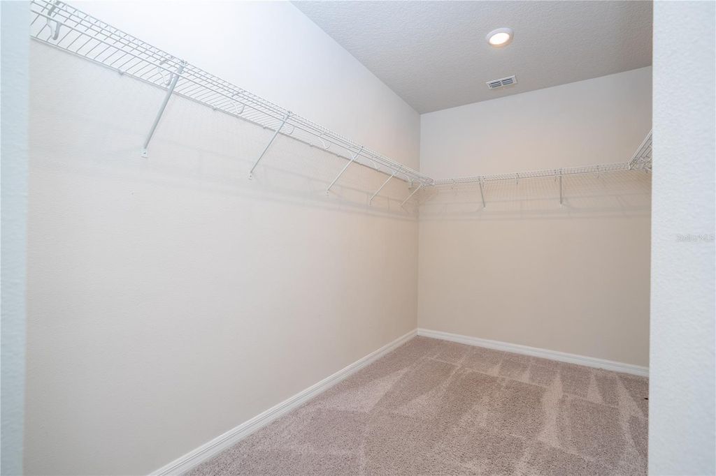 Image 13 of property listing at 632 VISTA VILLAGES BOULEVARD, Davenport, FL 33896