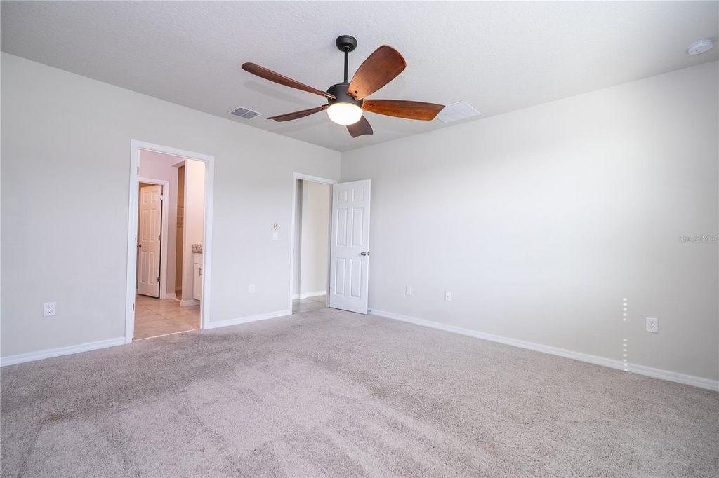 Image 17 of property listing at 632 VISTA VILLAGES BOULEVARD, Davenport, FL 33896