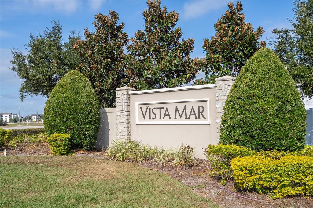 Image 4 of property listing at 632 VISTA VILLAGES BOULEVARD, Davenport, FL 33896