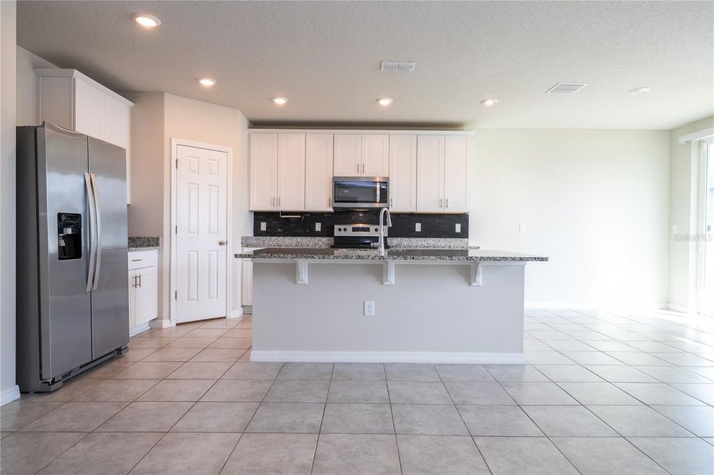 Image 34 of property listing at 632 VISTA VILLAGES BOULEVARD, Davenport, FL 33896