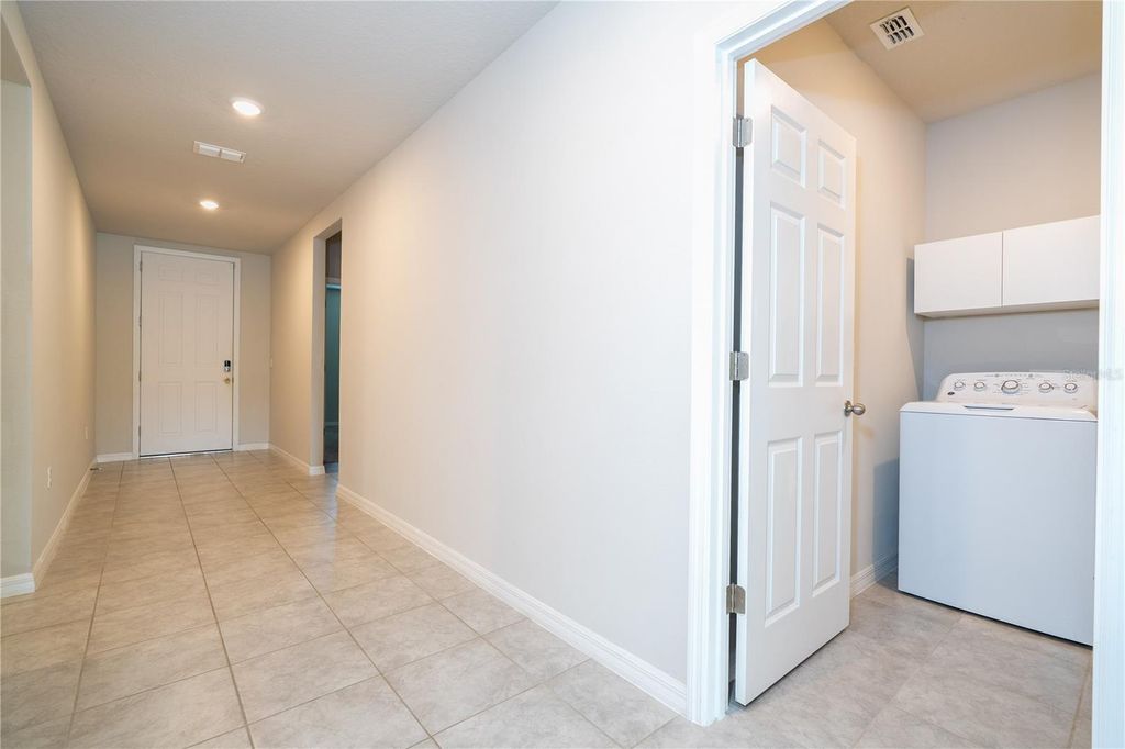 Image 36 of property listing at 632 VISTA VILLAGES BOULEVARD, Davenport, FL 33896