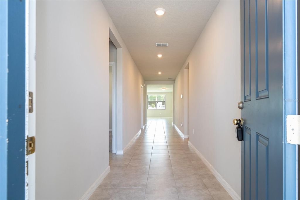 Image 6 of property listing at 632 VISTA VILLAGES BOULEVARD, Davenport, FL 33896