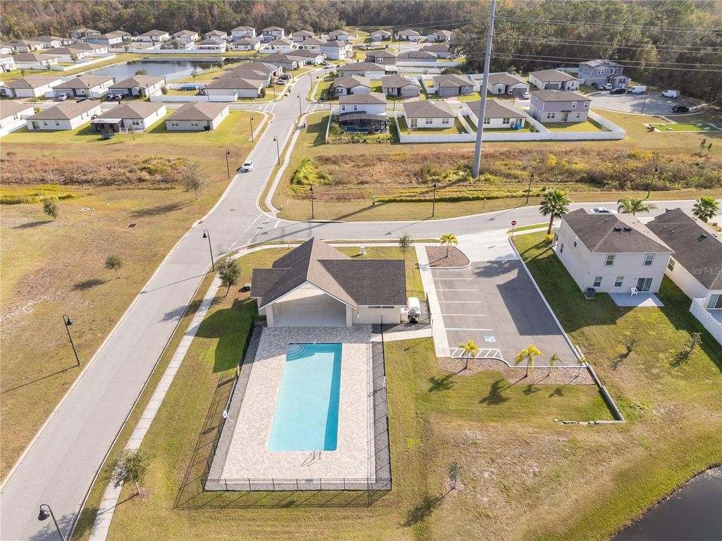 Image 69 of property listing at 632 VISTA VILLAGES BOULEVARD, Davenport, FL 33896