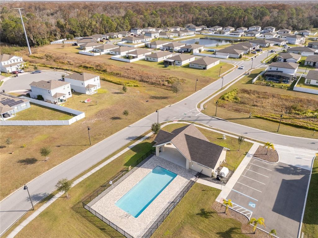 Image 70 of property listing at 632 VISTA VILLAGES BOULEVARD, Davenport, FL 33896