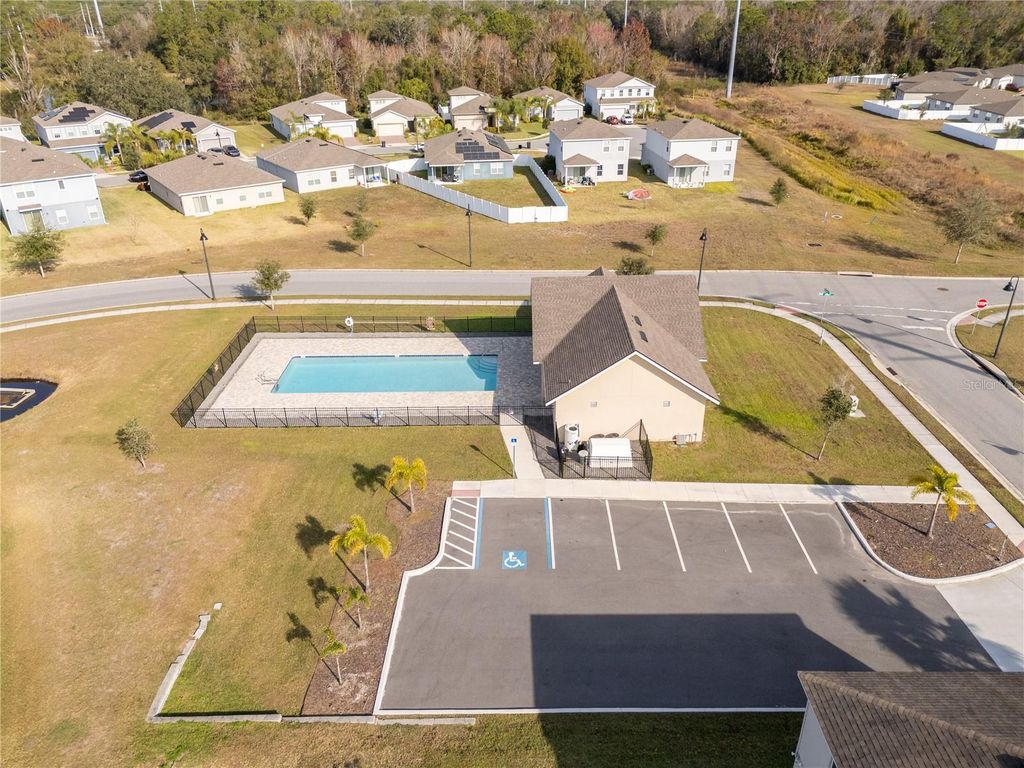 Image 71 of property listing at 632 VISTA VILLAGES BOULEVARD, Davenport, FL 33896