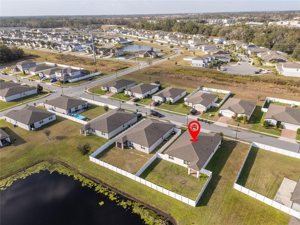 Image 85 of property listing at 632 VISTA VILLAGES BOULEVARD, Davenport, FL 33896