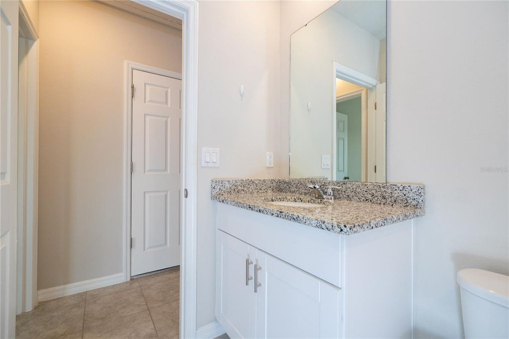 Image 10 of property listing at 632 VISTA VILLAGES BOULEVARD, Davenport, FL 33896