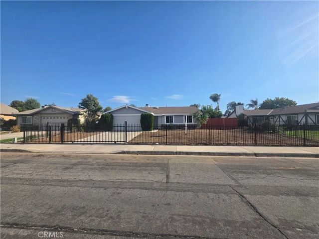 28347 Merridy, Highland, CA 92346