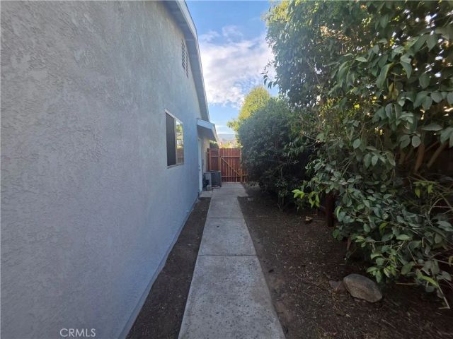 28347 Merridy, Highland, CA 92346